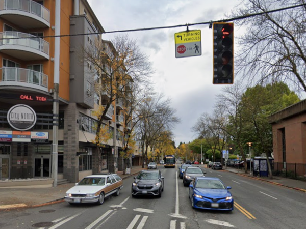Signalized intersection on Lake City Way NE near NE 125th St