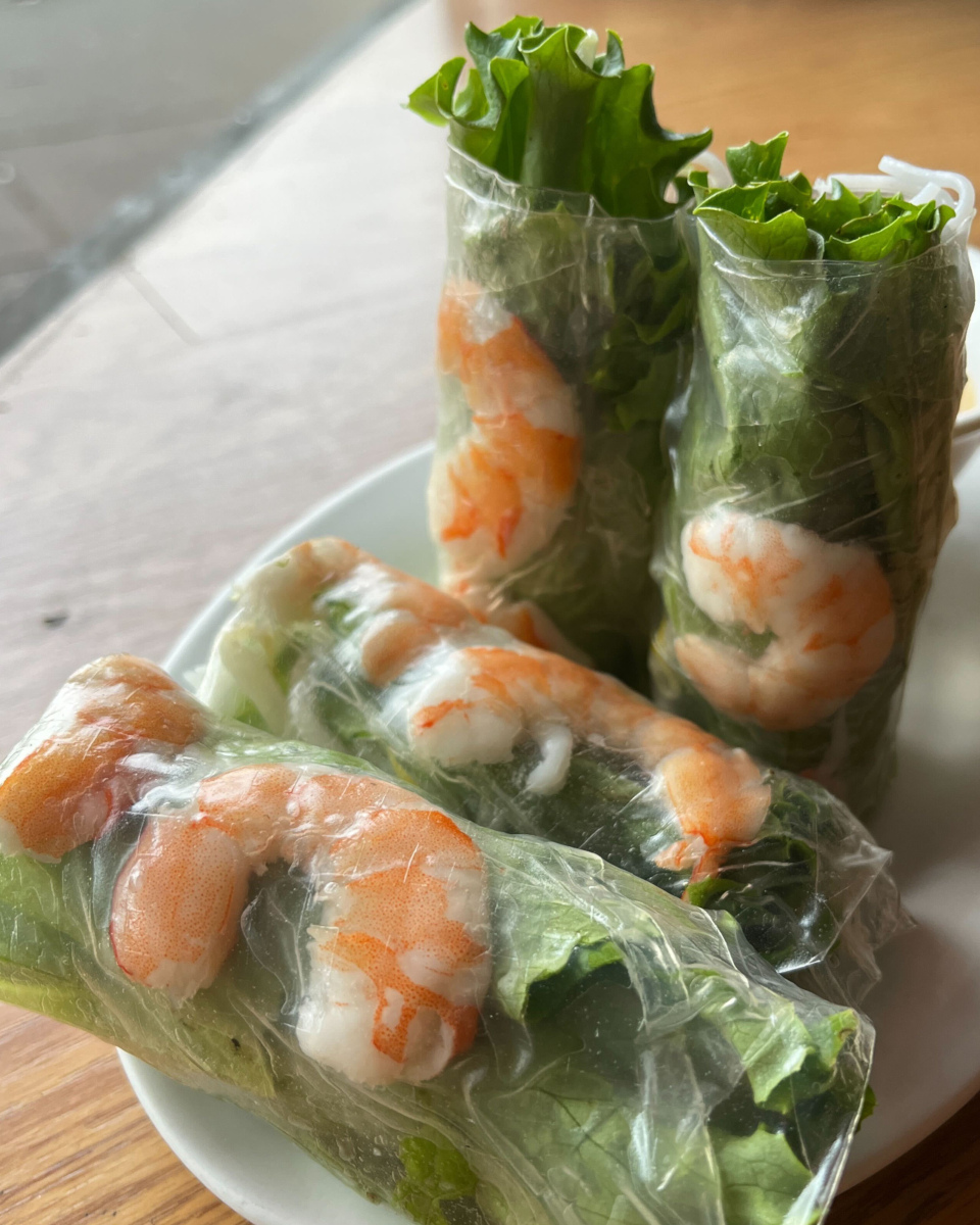 shrimp fresh spring rolls with herbs and vermicelli